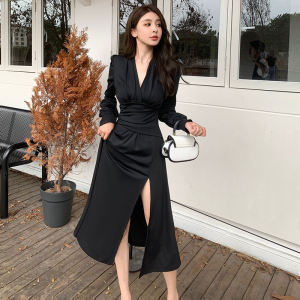 Gaun Wanita Lengan Panjang Rok V-neck Lengan Lentera Desain