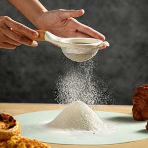 304 Stainless Steel Mesh Filter Spoon with Wooden Handle Flour Filter Spoon Household Kitchen Fried Food Filter Oil Baked Stainless Steel Flour Filter Screen Soybean Milk Filter Screen Cooking Spoon