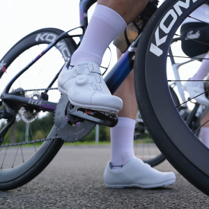 Santic Non-cleat Cycling Shoes Men Women Non-cleats Shoes Breathable Lightweight Efficiency TZS25058