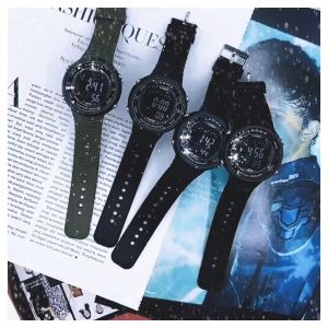 Jam Tangan Digital Pria LASIKA L8110 Tahan Air Tali Rubber Warna Hitam/Army Green