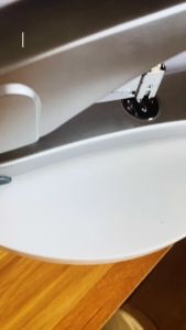 Dập ghim Deli 0391 - Bấm ghim được 60 tờ/lần