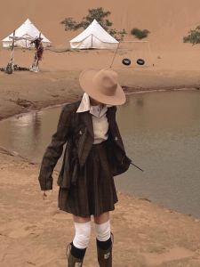 French Style New Arrival Fall and Winter Flat Brim Woolen Bowler Hat Mens and Womens Fashion Wide Brim Black Easiest for Match Fashion Big Head Circumference Camel