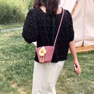 กระเป่าสะพายข้าง กระเป๋าผู้หญิงงานผ้า เป็นผ้าถัก