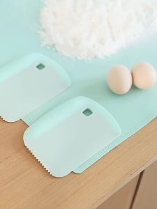 FaSoLa | Dough Cutting and Scraping Tool