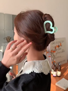 Jepit Rambut Wanita Model Love Doff Besar Jepitan Jedai Bentuk Love Hair Claw Clip Korea