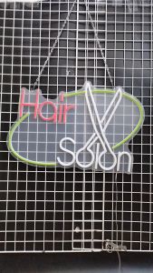 Hair Salon ขนาด 63 X 41 X 2 cm ป้ายไฟนีออน หน้าร้าน ป้ายไฟตัวอักษร ตกแต่งหน้าร้าน สร้างความโดดเด่นให้ร้านคุณ
