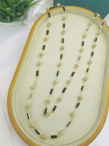 สร้อยคอสีดำทรงสี่เหลี่ยมยาวประดับลูกปัดเพชรทองแดงสไตล์เรโทร เครื่องประดับแฟชั่นฤดูใบไม้ร่วง/ฤดูหนาวสำหรับผู้หญิง