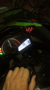 ไฟวัดแบตเตอรี่(กันน้ำ) ไฟวัดแบต หน้าจอ monitor สำหรับวัดแบต วัดโวลท์ มิเตอร์ Volt Meter GRS ใส่ได้ทุกรุ่น (0107)