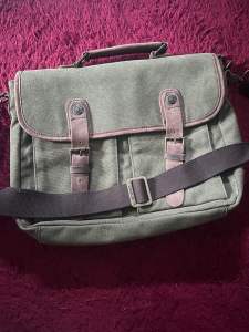 Zapatos Tas Selempang Pria Preloved / tas bekas