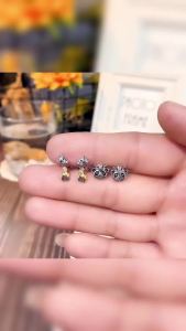 Huitan Lovely Giraffe Earrings Black Eyes Yellow Spotting Enamel Jirafa Animal Stud Earrings for Women Nice Gift Fashion Jewelry