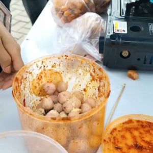Cimol Kocok Terasi Batas Bumi (Cilok Goreng)