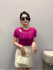 B05 Atasan Lengan Pendek V Neck