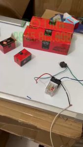 Rơ le xi nhan nháy 3 chân UUS vỏ đỏ. Điện 12v và 24v