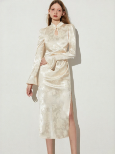 D-PLAY | Traditional Chinese Collar Floral Cheongsam Wedding Gown
