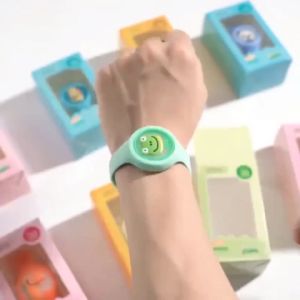 Vòng Đeo Tay Đuổi Muỗi Đèn Flash Hoạt Hình Trẻ Em Vòng Đeo Tay Đuổi Muỗi Tinh Dầu Thực Vật Phát Sáng-HAUSE