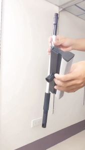 2-IN-1 WINDOW WIPER CAR WINDSHIELD WIPER WASHER WITH SPONGE WINDOW SCRAPER ADJUSTABLE LONG HANDLE