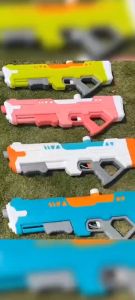 🔥ดูดซับน้ำอัตโนมัติ🔥Fcbsen ปืนฉีดน้ำเลเซอร์ไฟฟ้า ฟรีขวดน้ำสำรอง ปืนฉีดน้ำ ไฟฟ้า ปืนฉีดน้ำเด็กสงกรานต์ 1000ML"