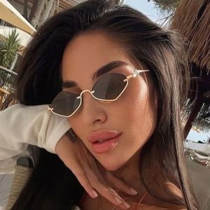 1pcs European and American Half Frame Retro Diamond Sunglasses Punk Style Small Face Slimming Mens and Womens Sunglasses