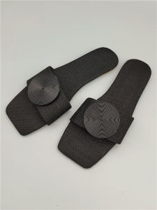 รองเท้าแตะส้นแบนหัวเหลี่ยมไซส์ใหญ่สำหรับผู้หญิง Lazada รองเท้าแตะสวมใส่สบายพื้นนุ่มป้องกันการลื่น รองเท้าแตะส้นแบนแบบลำลองสำหรับใส่กลางแจ้ง