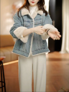 Womens Casual Faux Rabbit Fur Lined Denim Jacket Winter New Style Loose Parka Coat Trendy Long Sleeve Zipper Closure Hooded