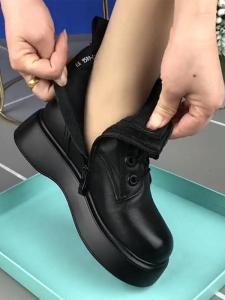 รองเท้าบูทมาร์ตินหนังนิ่มแท้พื้นหนา รองเท้าผู้หญิงฤดูใบไม้ร่วง/ฤดูหนาว ส้นเตี้ย หัวมน พื้นยาง รองเท้าบูทฤดูหนาว รองเท้าบูทฤดูหนาว