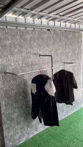 ราวแขวนผ้าติดผนังรุ่นตัว + 4 ขา มีขนาดยาว 1.5 เมตร 2 เมตร 2.5 เมตร 3 เมตร ทำด้วยท่อเหล็ก 6 หุน(3/4 นิ้ว)