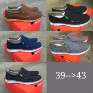 Sepatu slip on pria terbaru import murah kasual loafer tanpa tali kekinian karet empuk nyaman dikaki