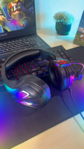 หูฟังเกมมิ่ง Basike สเตอริโอ เบสเซอร์ราวด์ ไฟ RGB ตัดเสียงรบกวน USB + แจ็ค 3.5 มม. หูฟังเกมมิ่งแบบครอบหูพร้อมไมโครโฟนสำหรับพีซี เดสก์ท็อป แล็ปท็อป โทรศัพท์มือถือ