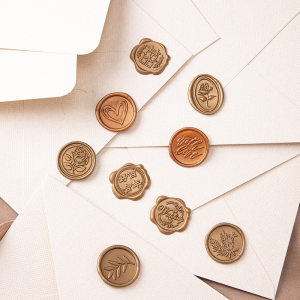 สติกเกอร์ติดตราประทับสีไฟหลากสีสติกเกอร์ปิดผนึกสำหรับบัตรเชิญบัตรเชิญสติกเกอร์ทรงกลมสามมิติ3D แบบนูนของตกแต่งของขวัญ