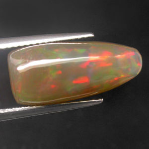 ของหายาก สวยงามมาก พลอยธรรมชาติ โอปอล สีรุ้ง หลากหลายสี 6.60 กะรัต รูปทรงคล้ายหยดน้ำ Natural Opal very excellent