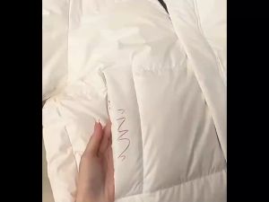 แผ่นทำความสะอาดบนผ้า ผ้าเปียกเช็ดเสื้อ เอนกประสงค์ (20ชิ้น/แพ๊ค)