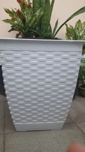 chậu nhựa vuông đan 28x35cm