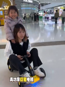 Beige รถโกคาร์ทเด็ก รถโกคาร์ทไฟฟ้า พับได้ มีไฟหน้า มีเพลง ขับได้จริง รับน้ำหนัก100กก