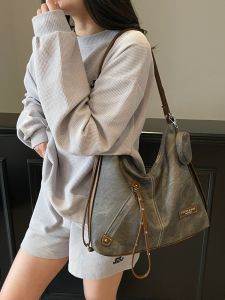 กระเป๋าสะพายไหล่แบบสะพายข้างหนังนิ่มสไตล์ย้อนยุค ความจุขนาดใหญ่ กระเป๋าถือแบบสะพายข้างแฟชั่นอเนกประสงค์ กระเป๋าทำงานแบบหรูหรา