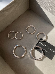 CAFFTI | Sterling Silver Mobius Loop Earrings