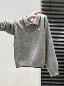 เสื้อสเวตเตอร์ถักคอโปโลแขนยาวหนาถักลายผีเสื้อสีเทาดำ ทรงหลวม ปกติ ฤดูใบไม้ร่วง/ฤดูหนาว สำหรับผู้หญิง