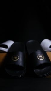 NIELS BLACK |ManNeedMe x GREATA| Sandal Pria Wanita Casual Sandal Slop (KULIT ASLI)