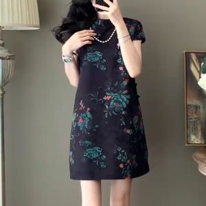 Shalldoer | ชุดเสื้อเชิ้ตและกางเกงขาสั้นสไตล์จีนสำหรับผู้หญิง ชุดสองชิ้น ทรงหลวม แขนสั้น คอตั้ง ลายดอกไม้ ฤดูร้อน 2025