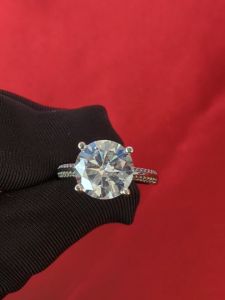 Selamat Datang di Diamcity: Cincin Platinum Wanita dengan Diskon Besar 5 Karat