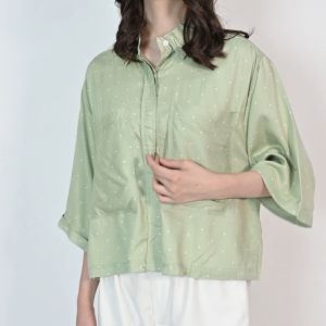 Kemeja Blouse Crop Wanita Katun Rayon: Kelebihan dan Rekomendasi