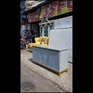 Bufet TV Kotak / Meja TV 1: Desain Minimalis untuk Ruang Tamu