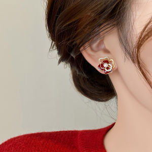 Red Camellia Pearl Earrings Womens Fashion Unique round Face Suitable Winter New Style Jewelry Fashionable OL Alloy Plated Silver Gold