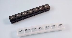 Box 7-day Pill Box High-capacity Sub Packing Box Portable Type the Elderly Put the Sub Medicine