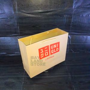 Paper Bag Uniqlo Medium Landscape 33 x 26 x 12 cm