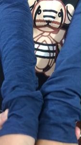 ปอกแขนผ้ายืด สีกรม (1 คู่)