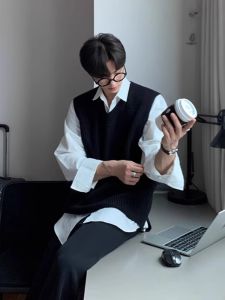 Handsome V Neck Sweater Vest Sweater Mens Japanese College Style Vest Outer Wear Autumn and Winter Loose Sleeveless Sweater