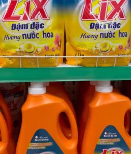 Nước giặt Lix đậm đặc hương hoa Chai 3.3kg/ Túi 3.2kg làm sạch cực nhanh vết bẩn (Bibistore TB)