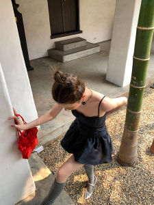 ชุดเสื้อกั๊กสายเดี่ยวและกระโปรงสั้น 2 ชิ้น วัสดุโพลีเอสเตอร์ สำหรับผู้หญิงวัย 25-35 ปี ฤดูร้อน 2024 เสื้อผ้าทำงาน