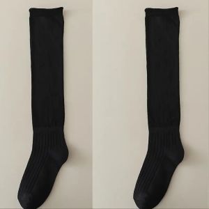 1/5 คู่ผู้หญิงลายริบหรูหราสีทึบถุงเท้านุ่มสบายแฟชั่นฤดูใบไม้ผลิฤดูใบไม้ร่วงรองเท้าลำลองซ้อนถุงเท้า