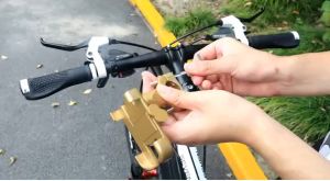 ที่จับมือถือสำหรับมอเตอร์ไซค์ เหมาะสำหรับโทรศัพท์ขนาด 4-6นิ้ว 360 องศาหมุน รวม FULL SCREEN ACCESS สำหรับการติดตั้งได้ง่ายถอดสะดวก